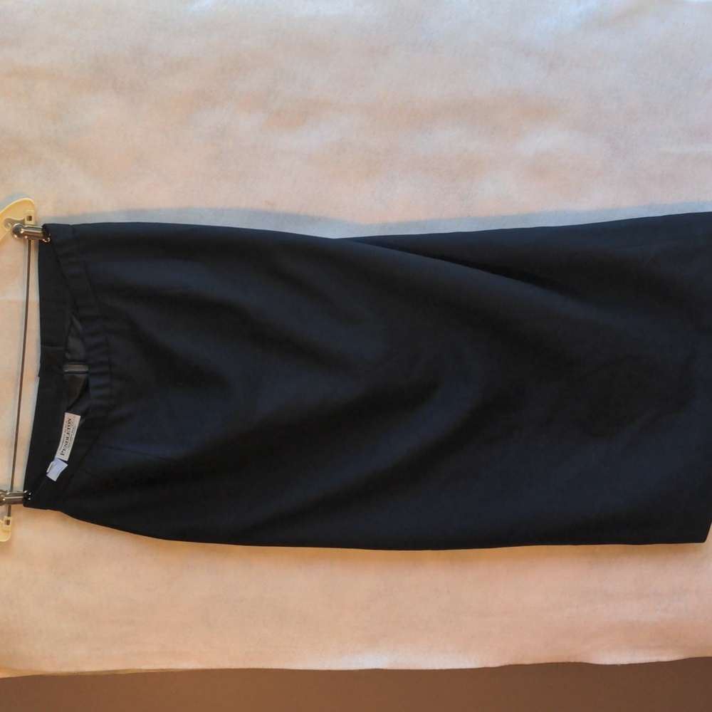 Womans Navy Blue 100% virgin wool skirt